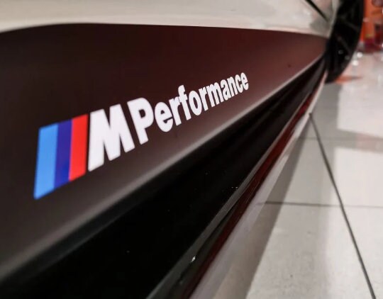 2 peças M Performance BMW definidas para os lados ou espelho M sport vinil stikers listras decalques gráficos